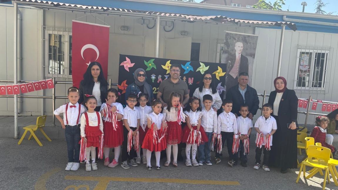 23 Nisan Ulusal Egemenlik ve Çocuk Bayramını okulumuzda kutladık .Emeği geçen öğretmenimize teşekkür ederiz.